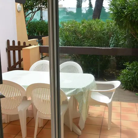 Cap D'agde, 3 Pieces, 6 Personnes - Fr-1-607-12 *